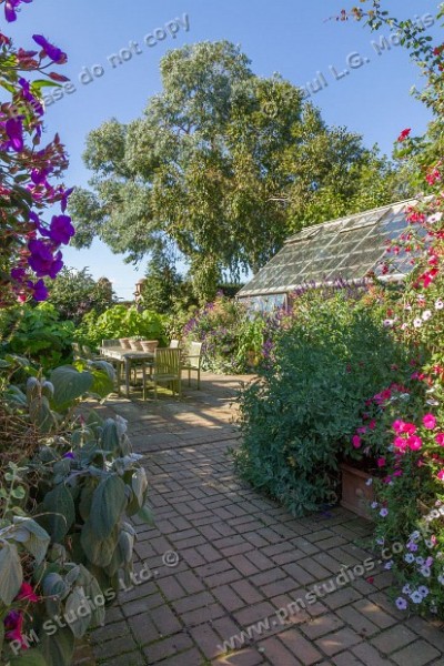 greenhouse by the Dutch Garden