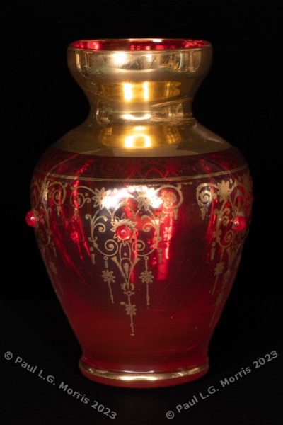 Vase in white light